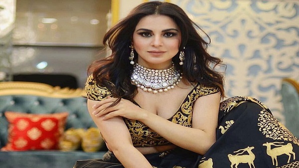 पति से पहले उनके यूनिफॉर्म से हुआ प्यार पति से पहले उनके यूनिफॉर्म से हुआ प्यार
