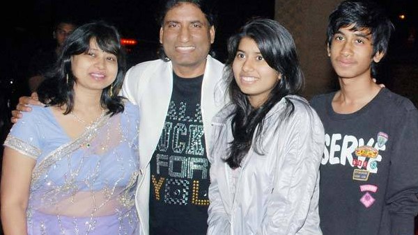 राजू श्रीवास्तव की कमाई 15 से 20 करोड़ राजू श्रीवास्तव की कमाई 15 से 20 करोड़