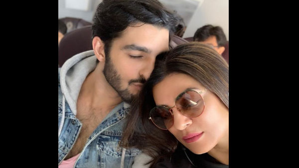 एक्स ब्वॉयफ्रेंड रोहमन शॉल के साथ एक्स ब्वॉयफ्रेंड रोहमन शॉल के साथ