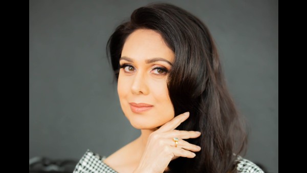 मीनाक्षी शेषाद्रि ने सोशल मीडिया पर दुख व्यक्त किया था मीनाक्षी शेषाद्रि ने सोशल मीडिया पर दुख व्यक्त किया था