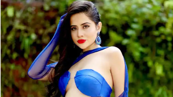 सोशल मीडिया पर खूब एक्टिव रहती हैं उर्फी जावेद सोशल मीडिया पर खूब एक्टिव रहती हैं उर्फी जावेद