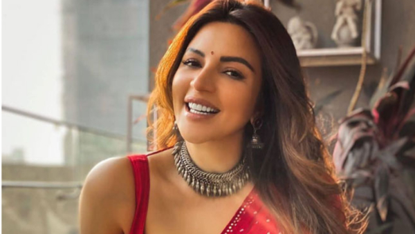 फैंस के साथ शेयर करती हैं बोल्ड कंटेंट फैंस के साथ शेयर करती हैं बोल्ड कंटेंट