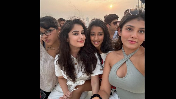 दोस्तों के साथ मस्ती दोस्तों के साथ मस्ती