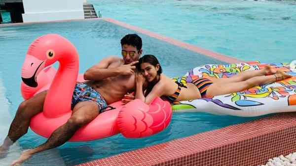 इब्राहिम के साथ बिकीनी Pic के लिए ट्रोल इब्राहिम के साथ बिकीनी Pic के लिए ट्रोल