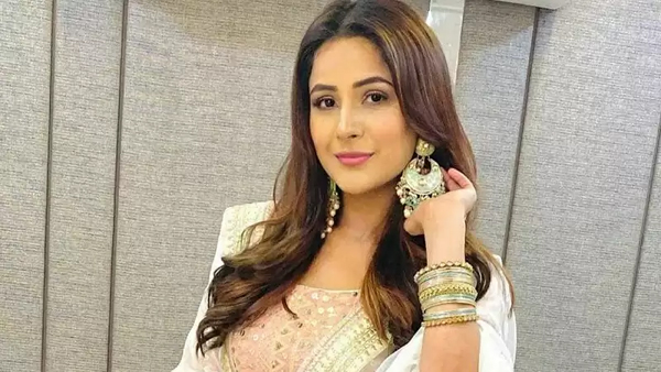शहनाज गिल : शहनाज गिल :