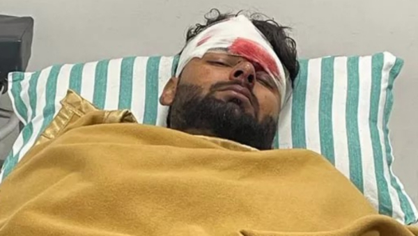 मदद के बजाय पैसे चुराकर भागे लोग मदद के बजाय पैसे चुराकर भागे लोग