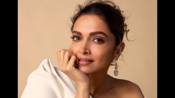 deepika-padukone-to-unveil-the-fifa-world-cup-trophy-during-finals-superstar-will-be-flying-to-qatar deepika-padukone-to-unveil-the-fifa-world-cup-trophy-during-finals-superstar-will-be-flying-to-qatar