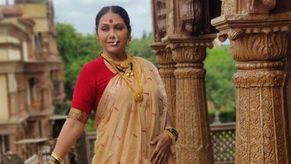 गिरने वाली थी कार गिरने वाली थी कार