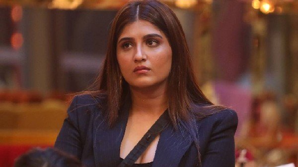 निम्रत कौर पर शालीन का हमला निम्रत कौर पर शालीन का हमला