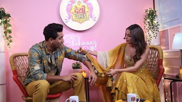 शहनाज गिल ने विकी कौशल को बताया फैमिली शहनाज गिल ने विकी कौशल को बताया फैमिली