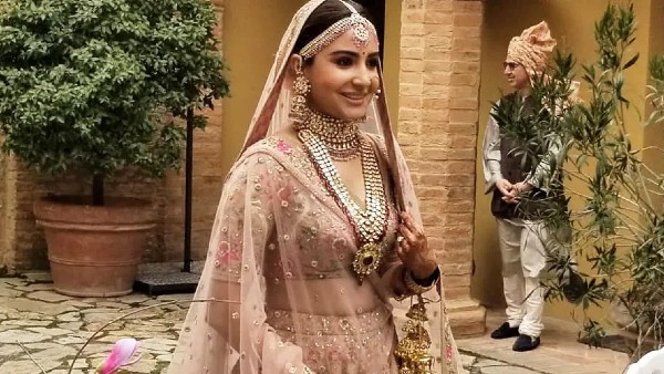 Anushka Sharma : Anushka Sharma :