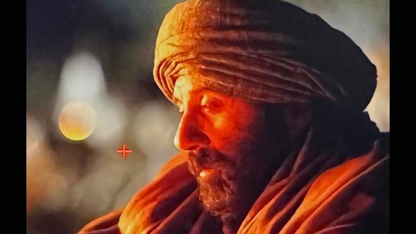 फैंस ने कहा- ब्लॉकबस्टर है फिल्म फैंस ने कहा- ब्लॉकबस्टर है फिल्म