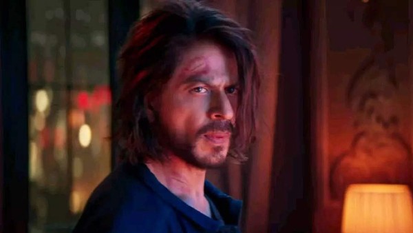 फैंस मना रहे हैं पठान के रिलीज का जश्न : फैंस मना रहे हैं पठान के रिलीज का जश्न :