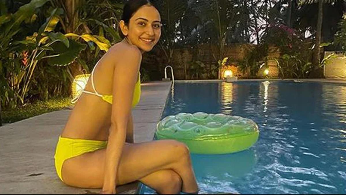 When Rakul Preet Singh stayed under water for 14 hours for a scene from I Love You - Hindi Filmibeat