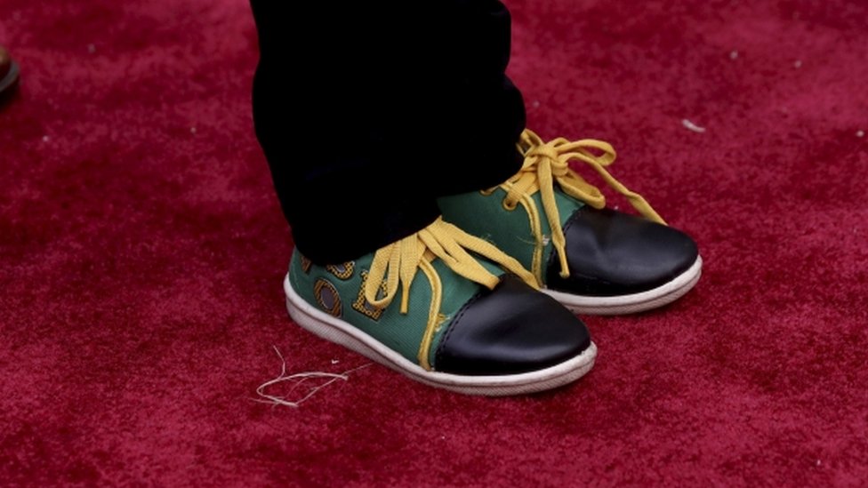 सनी पवार के जूते